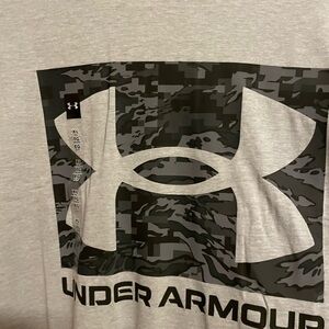Men’s Under Armor shirt